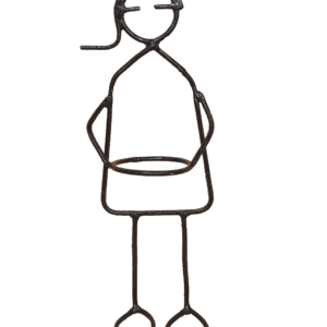 Niño porta macetas