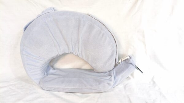 WhatsApp Image 2026-04-17 at 3.00.47 PM (1) ALMOHADA DE LACTANCIA CELESTE