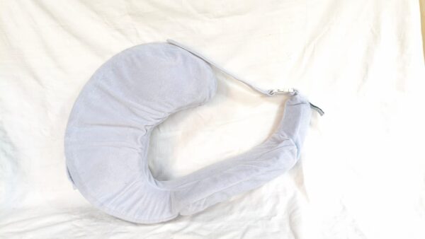 WhatsApp Image 2026-04-17 at 3.00.47 PM ALMOHADA DE LACTANCIA CELESTE