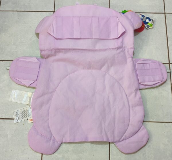 ALFOMBRA PARA JUEGO CON 2 JUGUETES INTERACTIVOS.