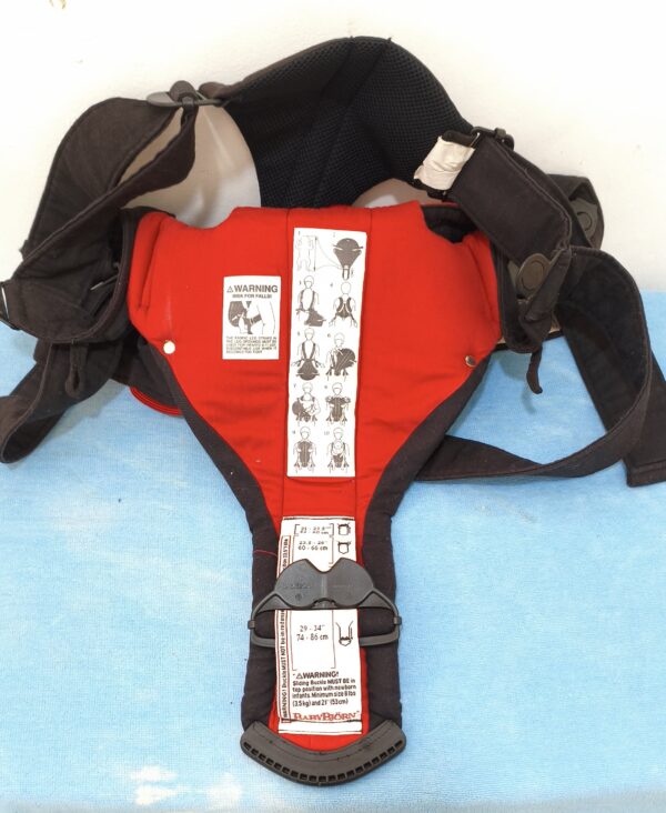 PORTA BEBÉ CON SOPORTE LUMBAR marca BabyBjörn