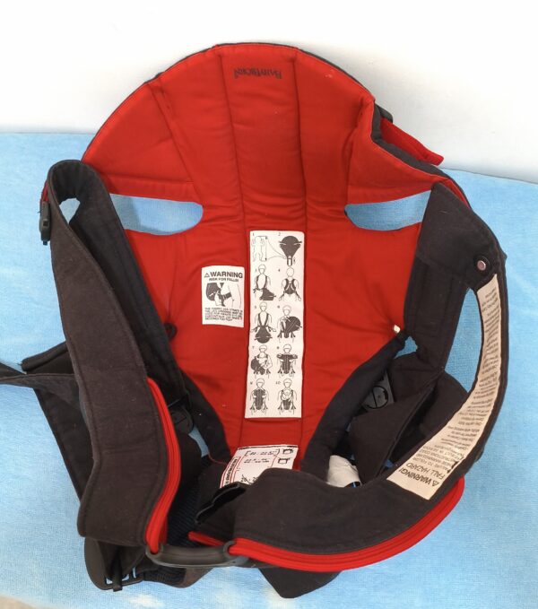 PORTA BEBÉ CON SOPORTE LUMBAR marca BabyBjörn