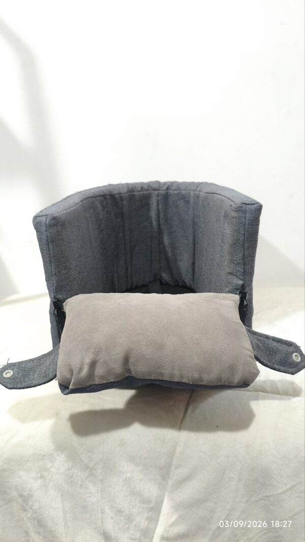 Asiento de Coche para Mascotas para colocar en  reposabrazos.