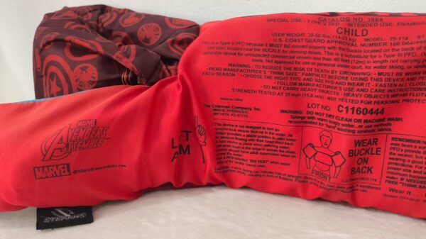 chaleco flotador salvavidas infantil Stearns Puddle Jumper con diseño de Marvel del Capitán América