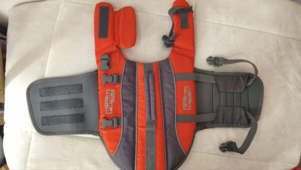2026/09/1000353490-1-scaled.jpg Chaleco salvavidas flotador para perros de la marca Outward Hound talla S