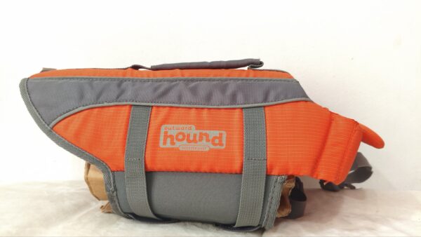 2026/09/1000353492-1-scaled.jpg Chaleco salvavidas flotador para perros de la marca Outward Hound talla S
