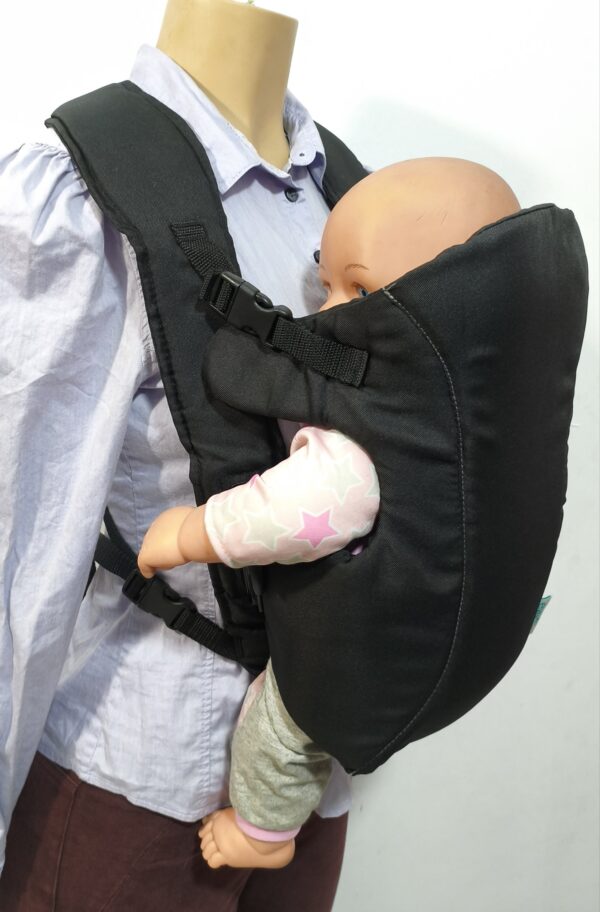 Mochila Portabebés o canguro negro de la marca Evenflo