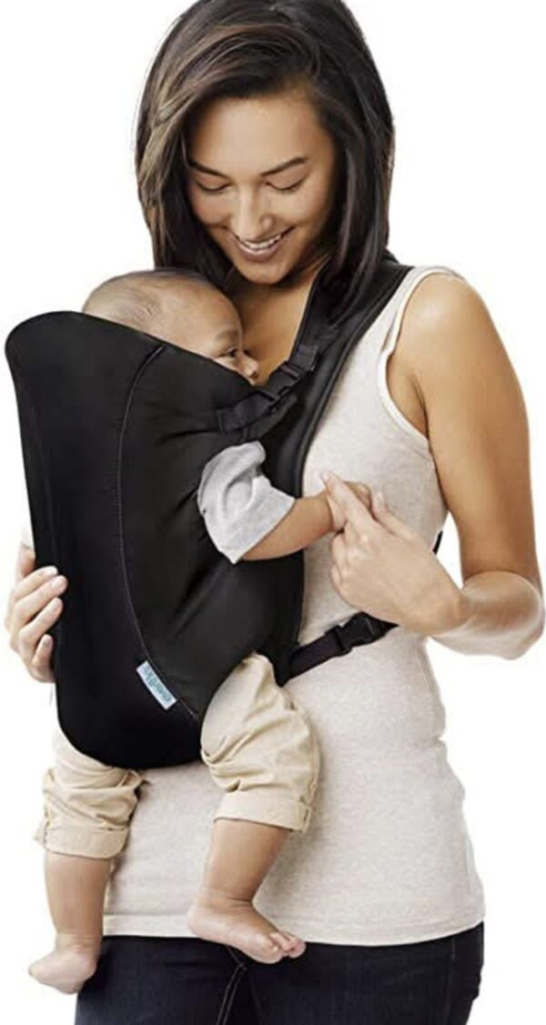 Mochila Portabebés o canguro negro de la marca Evenflo