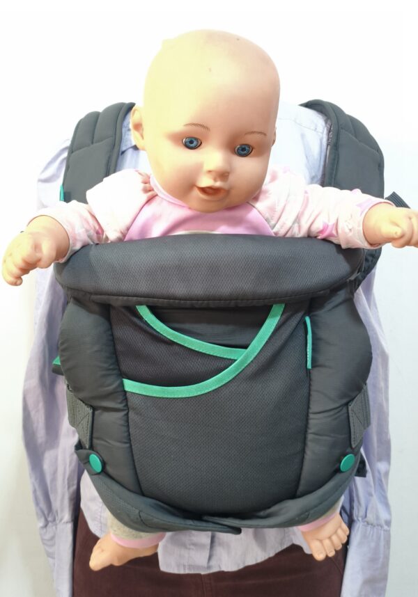 2026/09/1000368379-scaled.jpg Portabebés Mochila Canguro ergonómico Infantino Carry On Active en GRIS