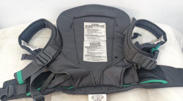 2026/09/1000368381-scaled.jpg Portabebés Mochila Canguro ergonómico Infantino Carry On Active en GRIS