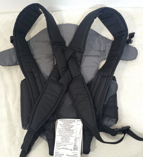 2026/09/1000372696.jpg Portabebés Mochila Canguro marca: Evenflo BabyGo de estructura blanda Negro.