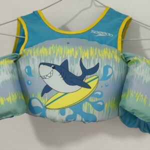 2026/09/1000754808-scaled.jpg chaleco de natación infantil Speedo Splash Jammer muy buen estado