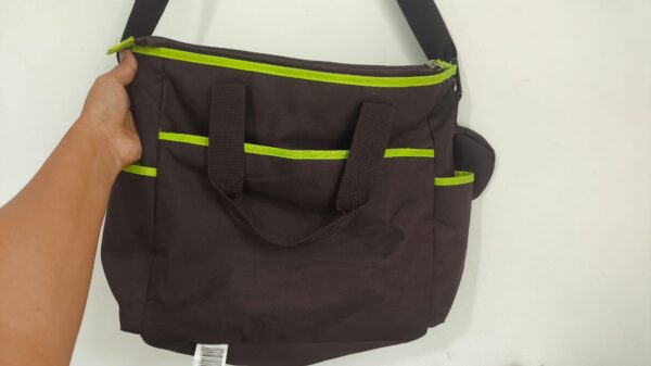 una pañalera de la marca Baby Boom