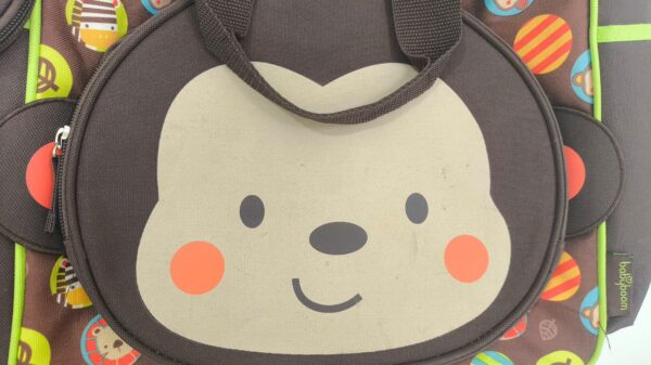 una pañalera de la marca Baby Boom