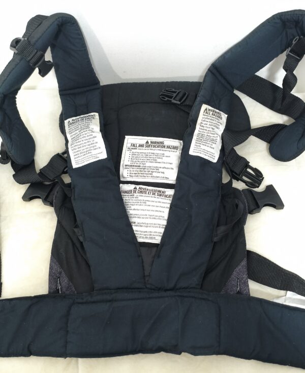 Portabebés Mochila convertible Canguro Infantino Flip 4 en 1 NEGRO/MEZCLILLA